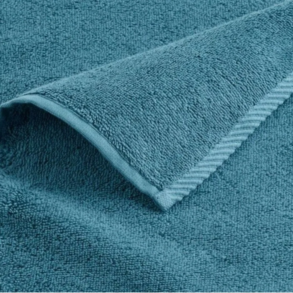 Crate& Barrel Quick-Dry Teal Organic Cotton Wash Cloths/Towels (Set of 2)